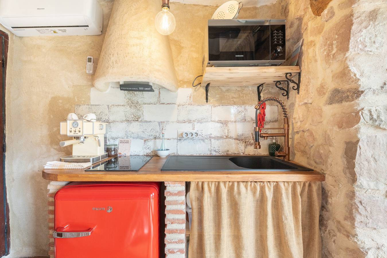 Appartement 'Gnomo' met Uitzicht op de Bergen, Wi-Fi en Airconditioning, foto 15