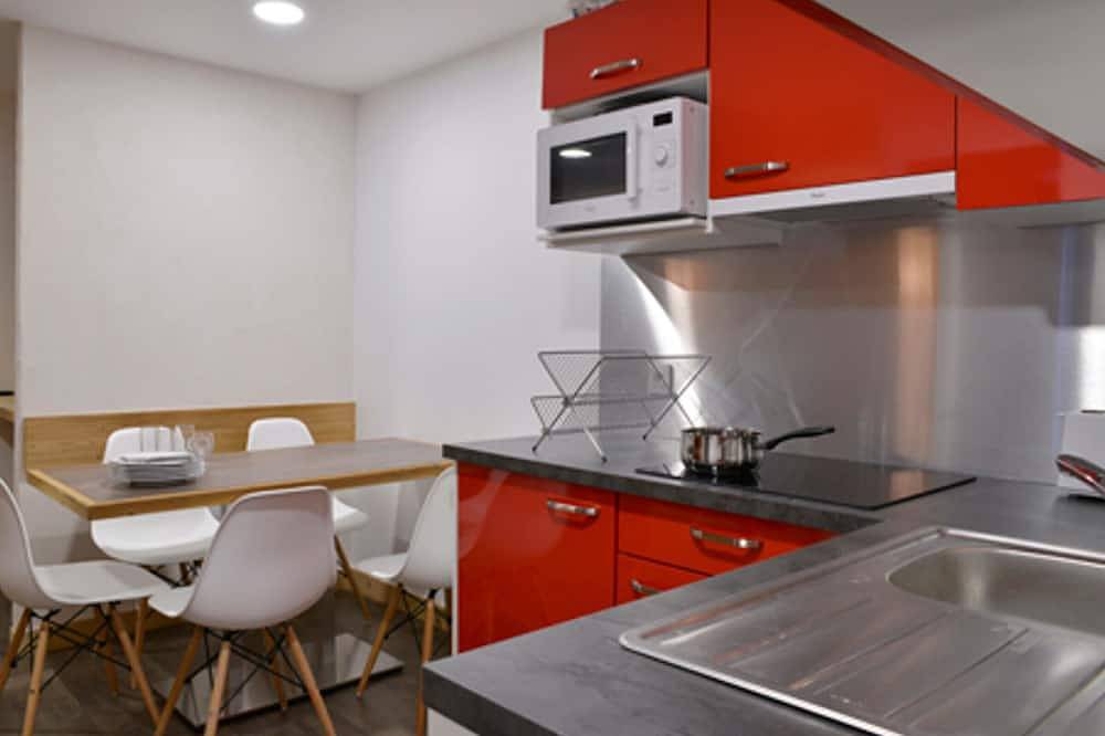 Entire apartment, Renovated Apartment · Near Slopes · Balcony · Pool Access · Pet Friendly in La Plagne, La Plagne-Tarentaise