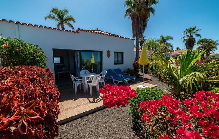 Ferienhaus für 4 Personen, mit Balkon und Terrasse sowie Garten und Ausblick in Dos Pinos