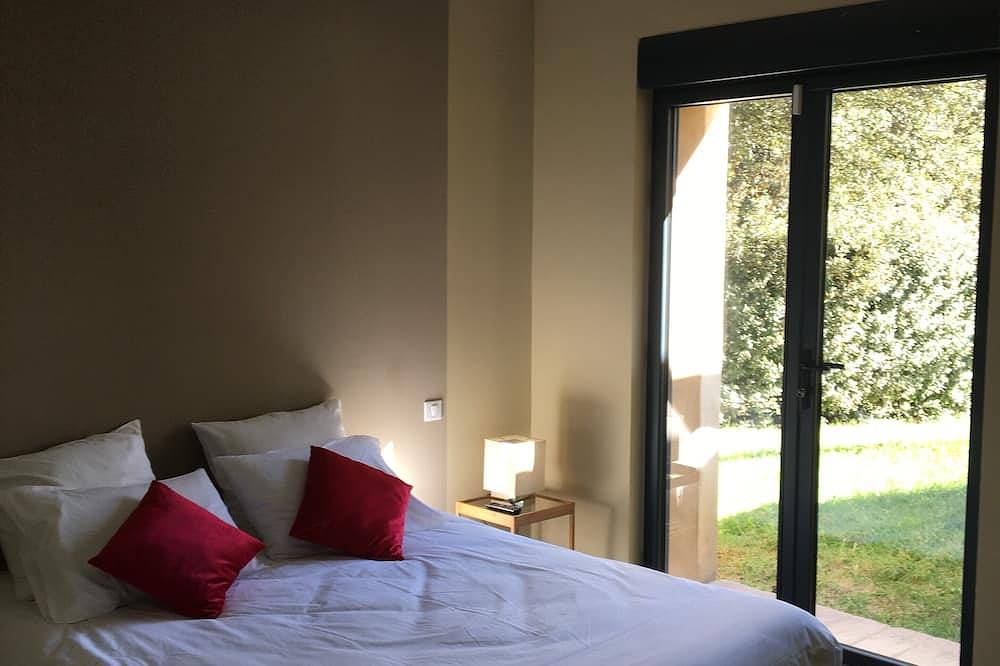 Gorgeous villa with indoor pool and outdoor pool Gite Les Aiguiers in Grignan, Nyons region