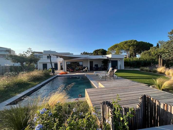 Maison de vacances pour 8 personnes, avec vue sur le lac et piscine ainsi que vue et jardin à Mèze