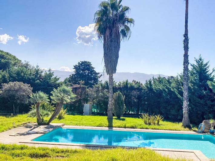 Location de vacances pour 10 personnes, avec jardin à Pietrosella