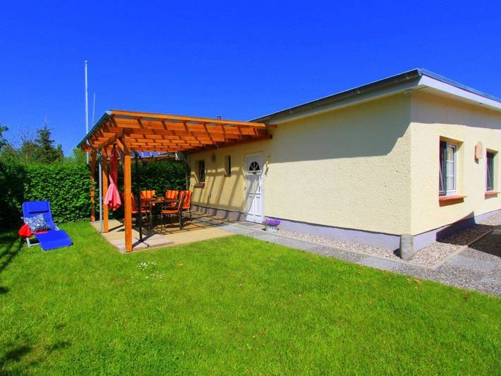 Bungalow für 4 Personen, mit Garten und Terrasse in Boltenhagen