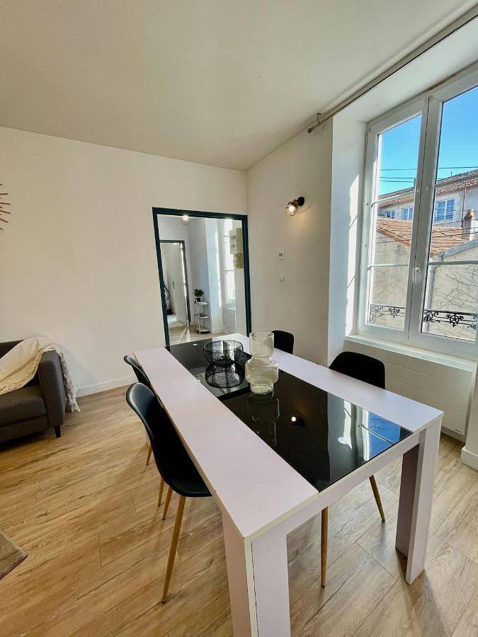 Gîte pour 5 personnes à Lussac-les-Châteaux - 3