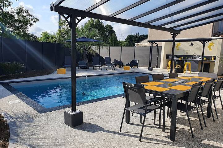 Maison de vacances pour 12 personnes, avec Terrasse et Jardin à Bon-Encontre