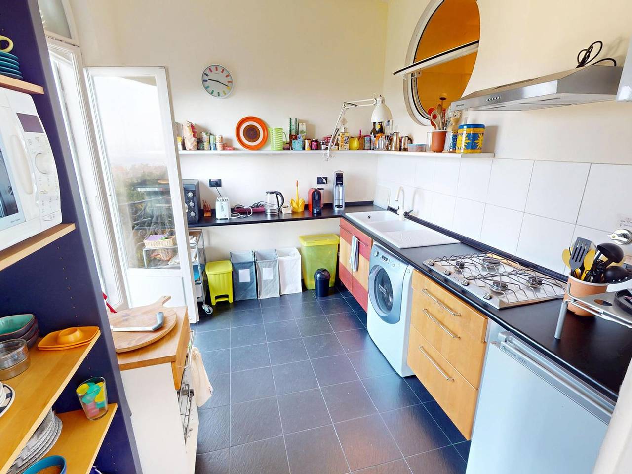 Entire apartment, Spacious 3P in quiet palace, sea view in Menton in Menton, Mediterranean Coast (France)