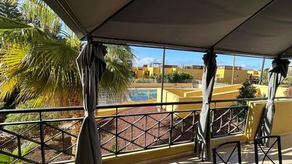 Gîte pour 4 personnes, avec piscine et terrasse dans Cho