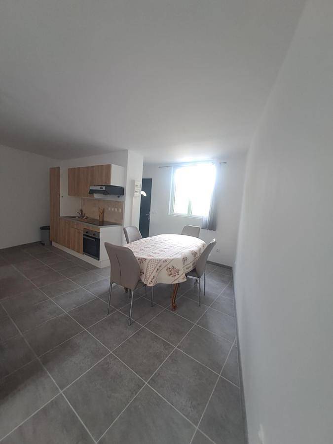 Gîte pour 4 personnes, avec vue ainsi que jardin et terrasse, animaux acceptés à Concoules - 2