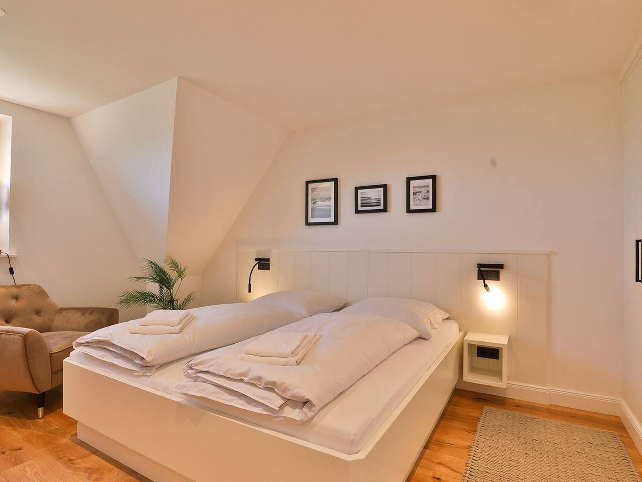 Strandwächter - Luxuriöses Neubau Hausteil auf einem Dünenkamm mit Blick zu beiden Seeseiten. in Hörnum, Sylt