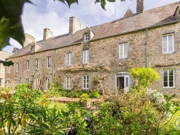 Gîte pour 5 personnes, avec jardin dans Orval-sur-Sienne