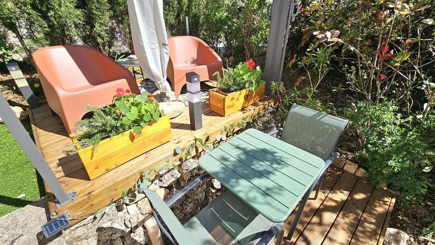 Gîte pour 2 personnes, avec vue et jardin à Claviers - 2