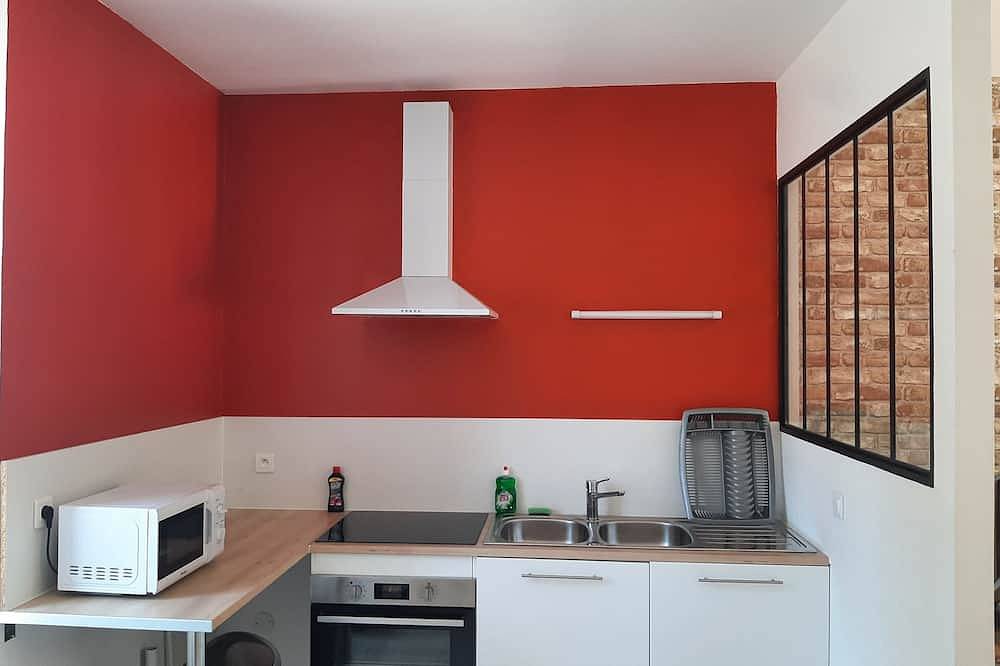 Apartamento entero, Spacious luxury apartment with private entrance in Néris-les-Bains, Región de Montluçon