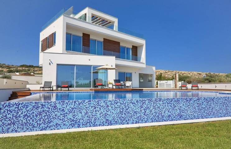 Ferienhaus für 16 Personen, mit Balkon und Terrasse sowie Garten und Pool in Ayia Napa - 2