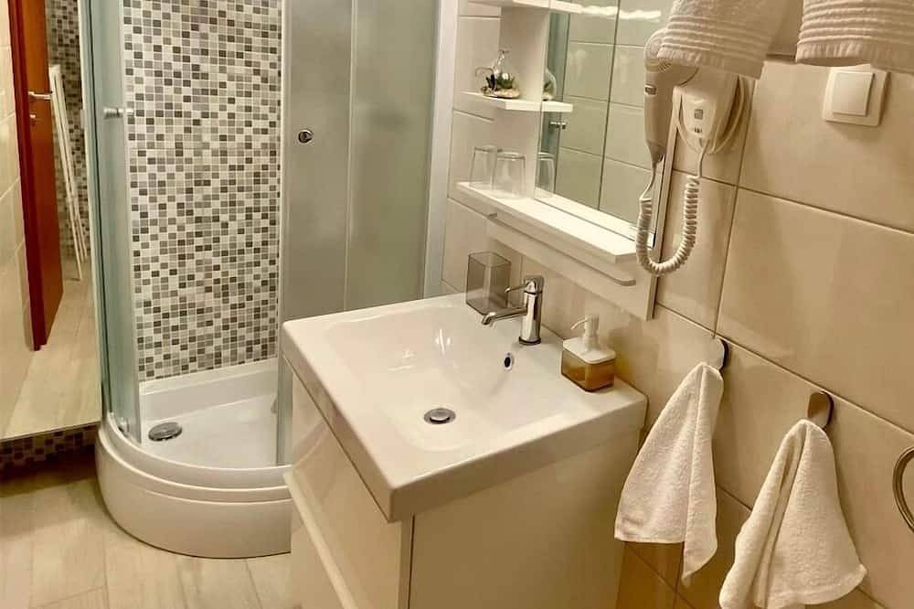 Ganze Wohnung, Studio Appartement mit Balkon Ist in Zadar (Kommun), Otok Ist