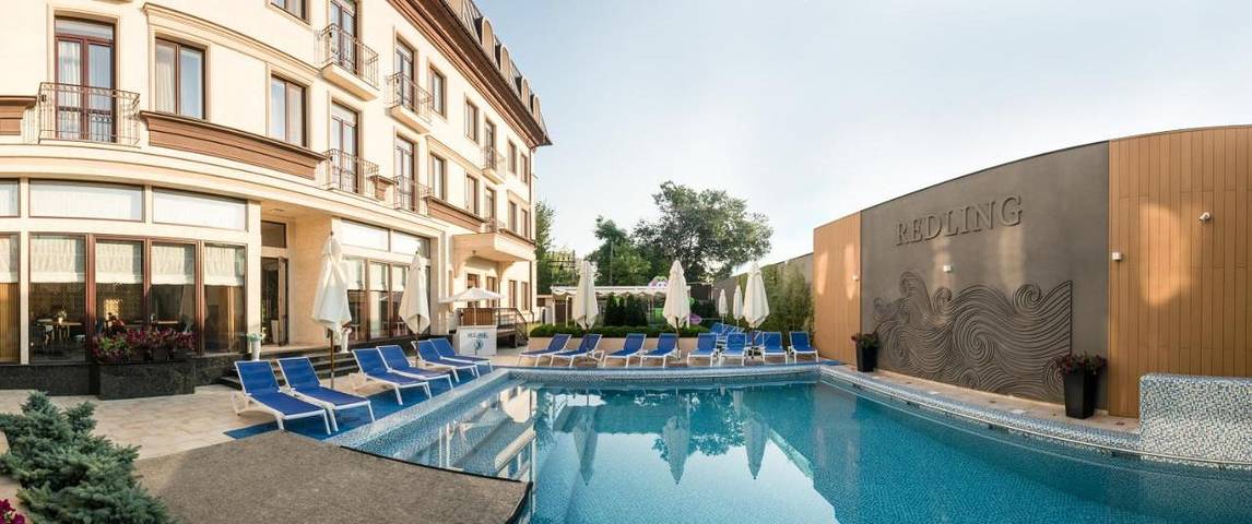 Apartamento para 2 personas, con Terraza además de Piscina y Vistas en Odesa