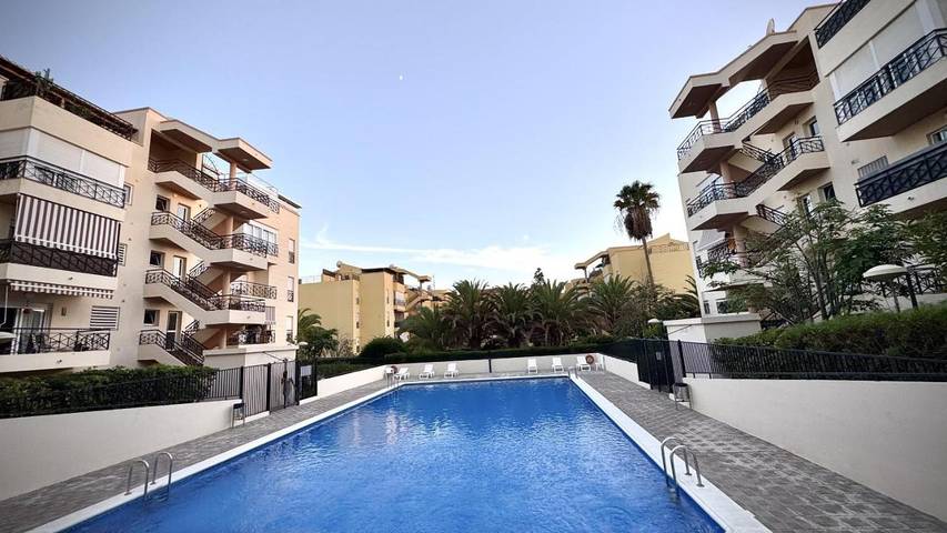 Gîte pour 4 personnes, avec piscine dans Cho