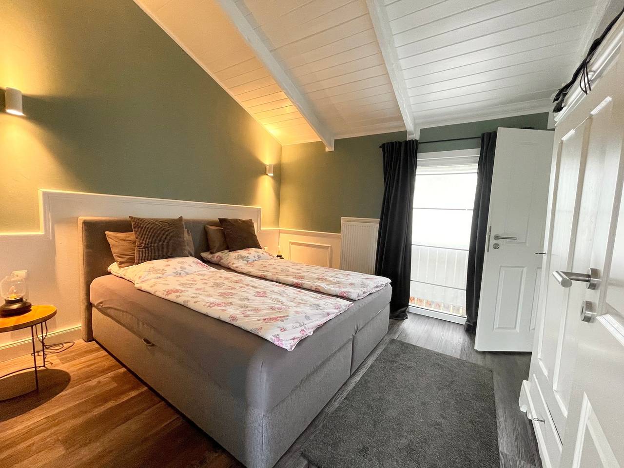 Ganze Ferienwohnung, Rosenhof-Lodge balcony suite green in Hanerau-Hademarschen, Rendsburg-Eckernförde