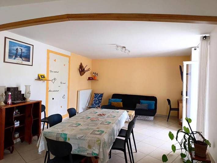 Location de vacances pour 8 personnes, avec vue et balcon à Saint-Georges-de-Luzençon - 2