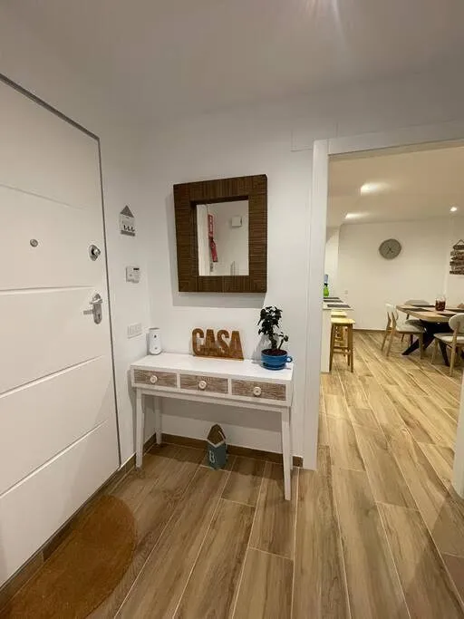 Apartamento de vacaciones para 7 personas, con vistas además de terraza y piscina - 1