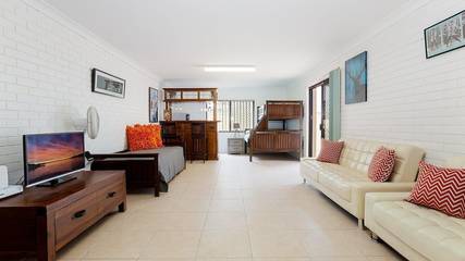 Holiday Home for 12 People in Corlette, Hunter Valley, Photo 4