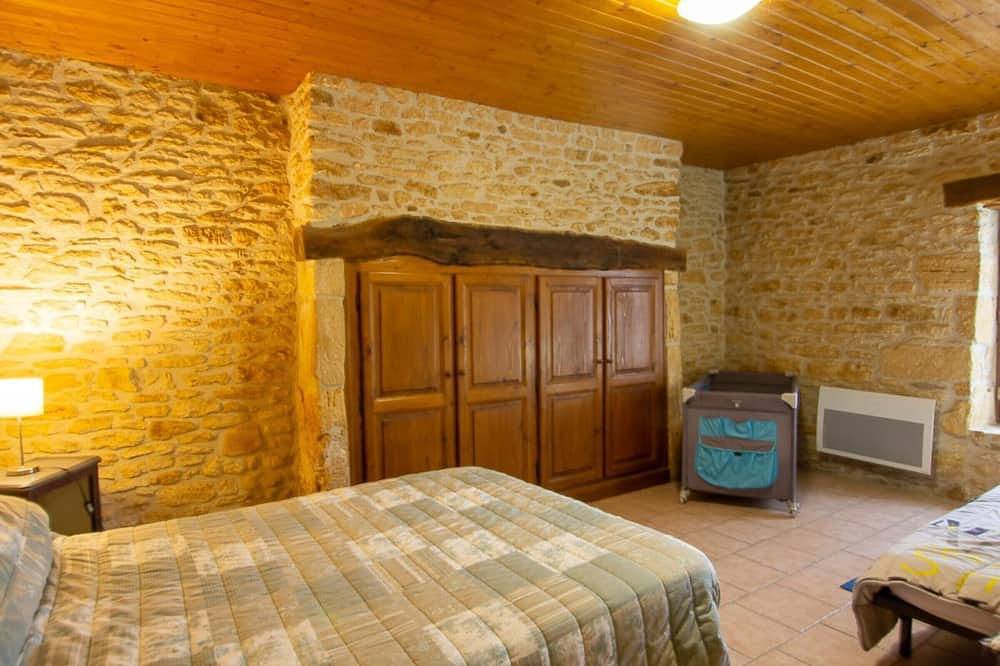 Charmante maison rustique en pierres, proche de Sarlat in Marcillac-Saint-Quentin, Périgord Noir