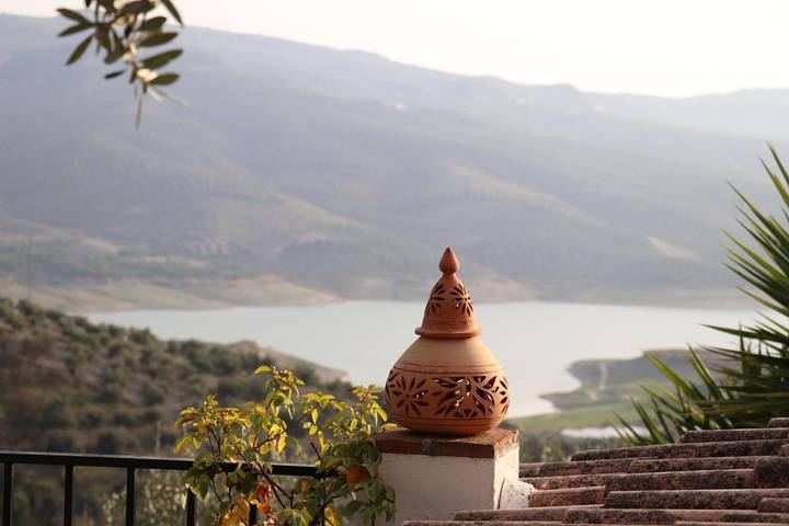 Casa rural para 6 personas, con jacuzzi además de jardín y piscina, Familias con niños en Iznájar - 3