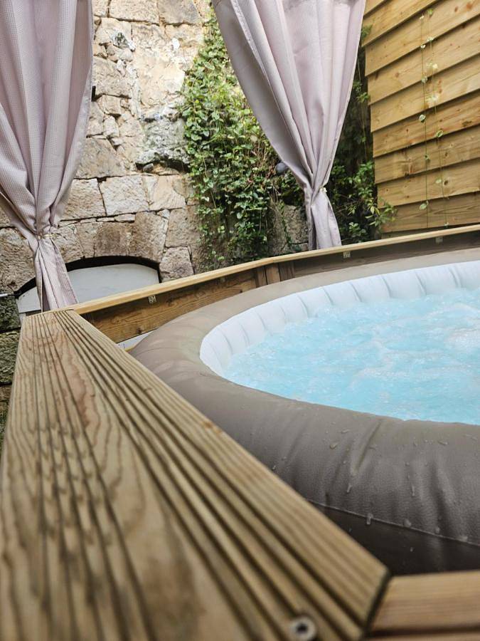 Location de vacances pour 2 personnes, avec terrasse et jacuzzi à Bennecourt - 3