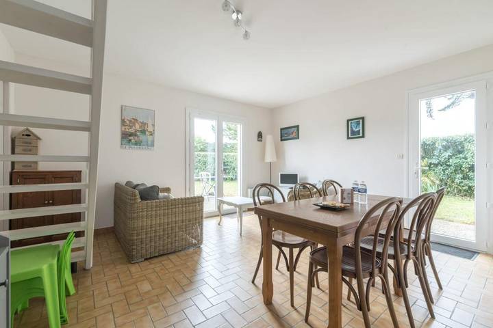 Location de vacances pour 8 personnes, avec terrasse et jardin dans Plage de la Govelle - 2