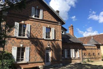 Location de vacances pour 9 personnes, avec jardin et terrasse à Salbris