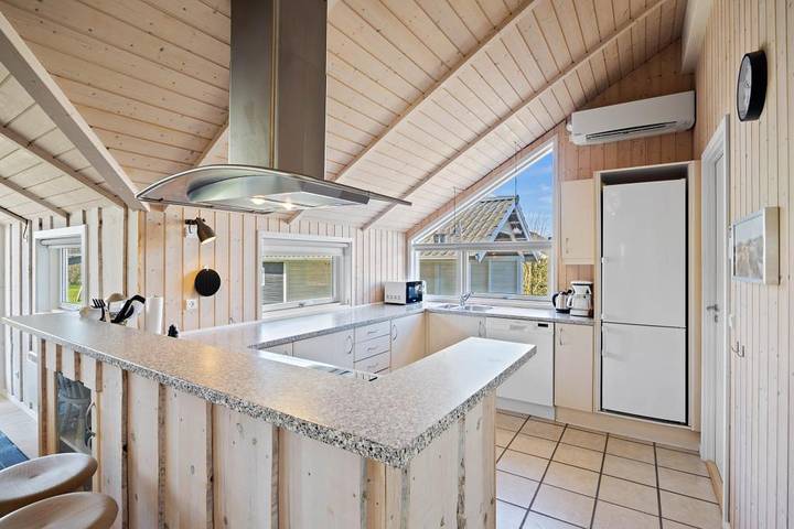 Ferienhaus für 8 Personen, mit Balkon/Terrasse und Whirlpool sowie Garten und Sauna in Bork Havn - 3