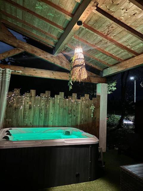 La Villa Claudia Jardin et Spa in Pennautier, Région de Carcassonne