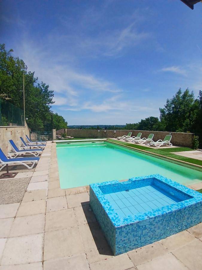 Gîte pour 2 personnes, avec vue et jardin ainsi que piscine et bassin pour enfant à Auch - 3