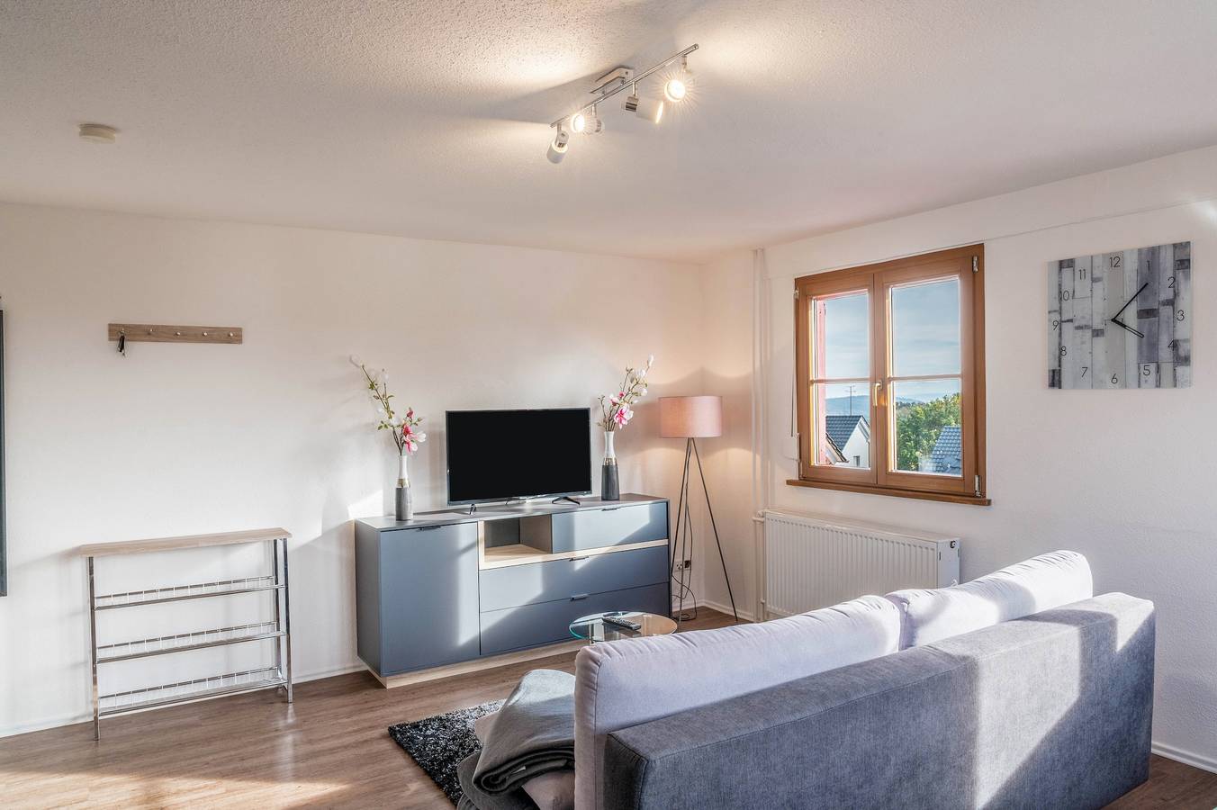 Entire apartment, Holiday Apartment “Säntisblick” close to Lake Constance with Mountain View & Garden in Radolfzell am Bodensee, Landkreis Konstanz