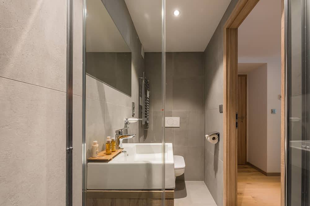 Entire apartment, Ipe - Modern apartment with spa and fitness room in Montriond, Les Portes du Soleil