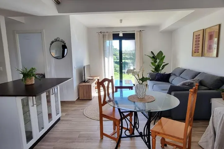 Apartamento de vacaciones para 3 personas, con vistas y jardín - 1