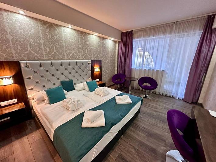 Hotel dla 4 osób, z taras i basen oraz jacuzzi i sauna w Miszkolc