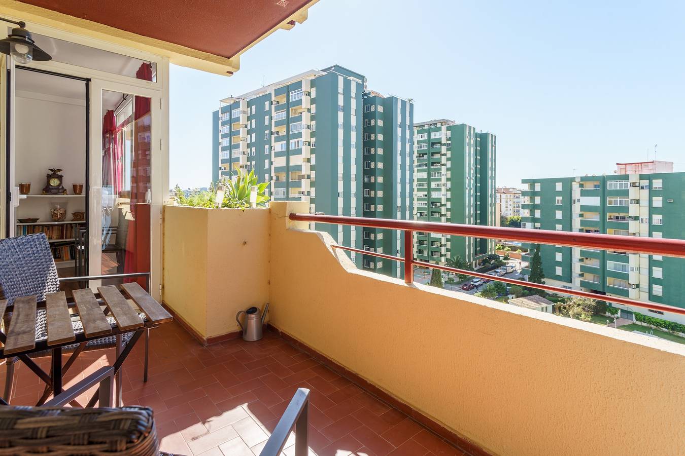 Apartamento entero, Moderno apartamento en Los Boliches con piscina compartida, balcón y Wi-Fi in Los Boliches, Fuengirola