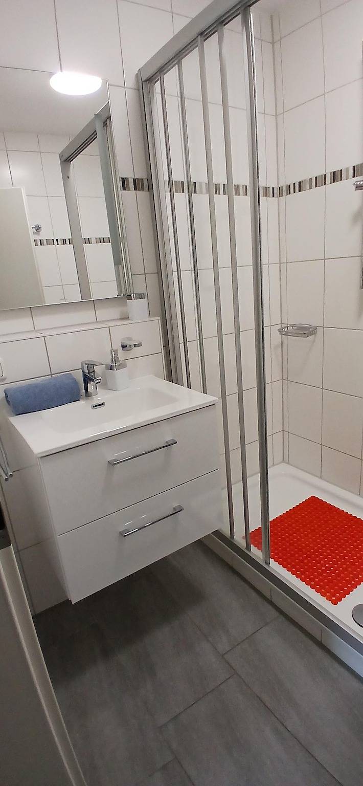 Ganze Ferienwohnung, Ferienwohnung Bergblick - Ferienwohnung 58qm mit Balkon in Marquartstein, Bayerische Alpen