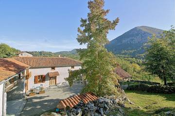 Gîte pour 6 personnes, avec terrasse et jardin, animaux acceptés dans Bramevaque
