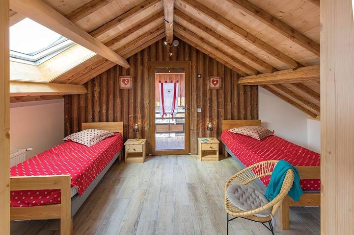 Gîte pour 9 personnes, avec terrasse à Saint-Jean-Saint-Nicolas - 4