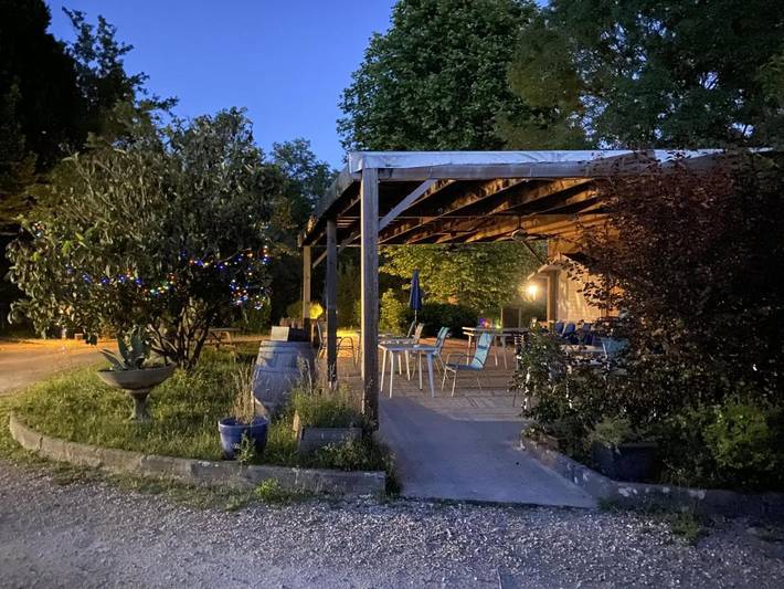 Hôtel pour 2 personnes, avec jardin et vue sur le lac à Étauliers - 2