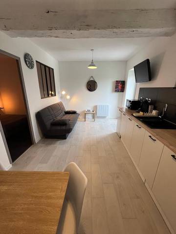 Location de vacances pour 4 personnes, avec jardin ainsi que terrasse et vue à Choussy