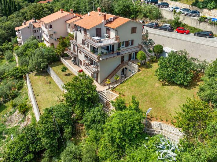 Entire holiday apartment, Holiday apartment with balcony and sea view in Rabac, Labin-Rabac