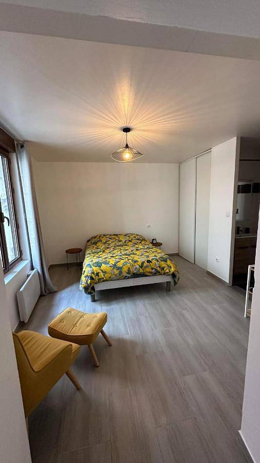 Appartement entier, One-Bedroom Apartment in Colombiers, Côte d'Améthyste