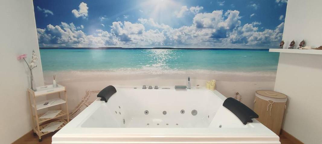 Maison de vacances pour 2 personnes, avec jacuzzi ainsi que jardin et piscine