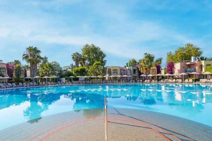 Resort para 4 personas, con jardín además de piscina y sauna, Se admiten mascotas - 1
