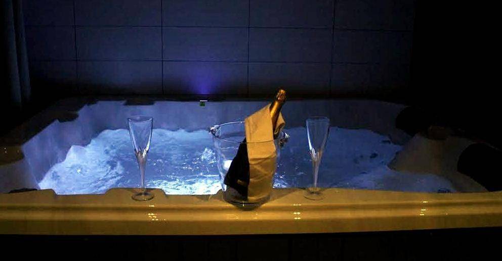 King Room with Spa Bath in Pia, Côte méditerranéenne (France)