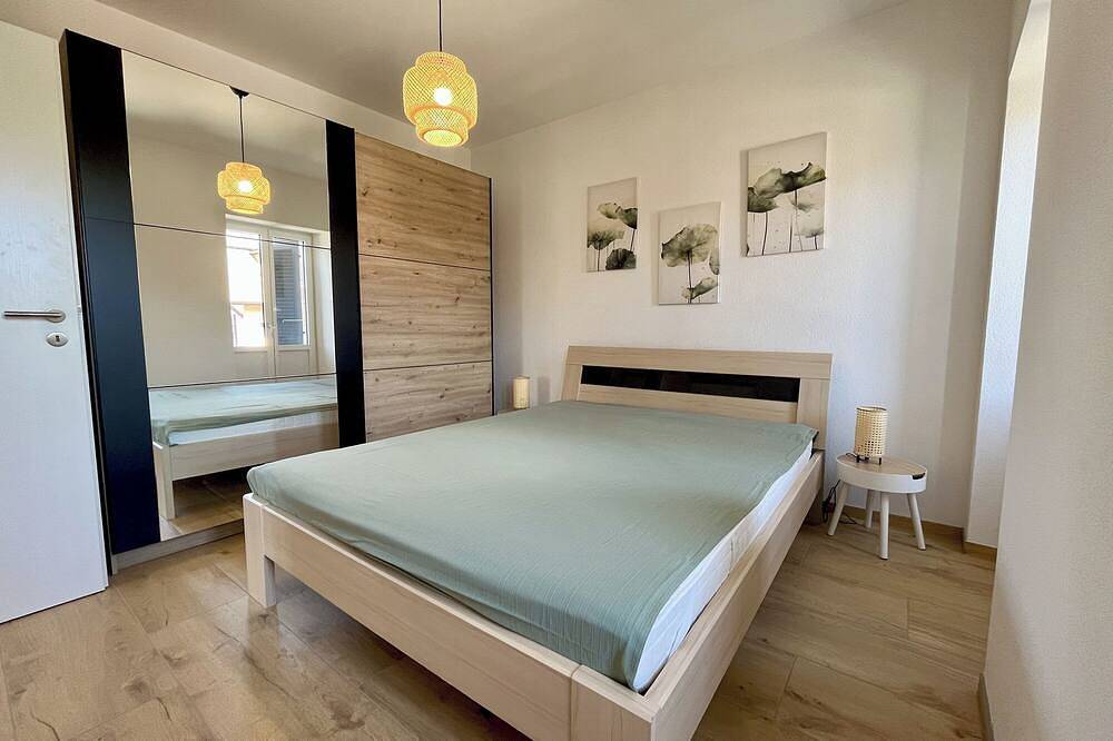 Appartamento intero, Hosthelp - Les Balises Spacious 2-room apartment fully renovated in La Grande-Béroche, Three-Lakes