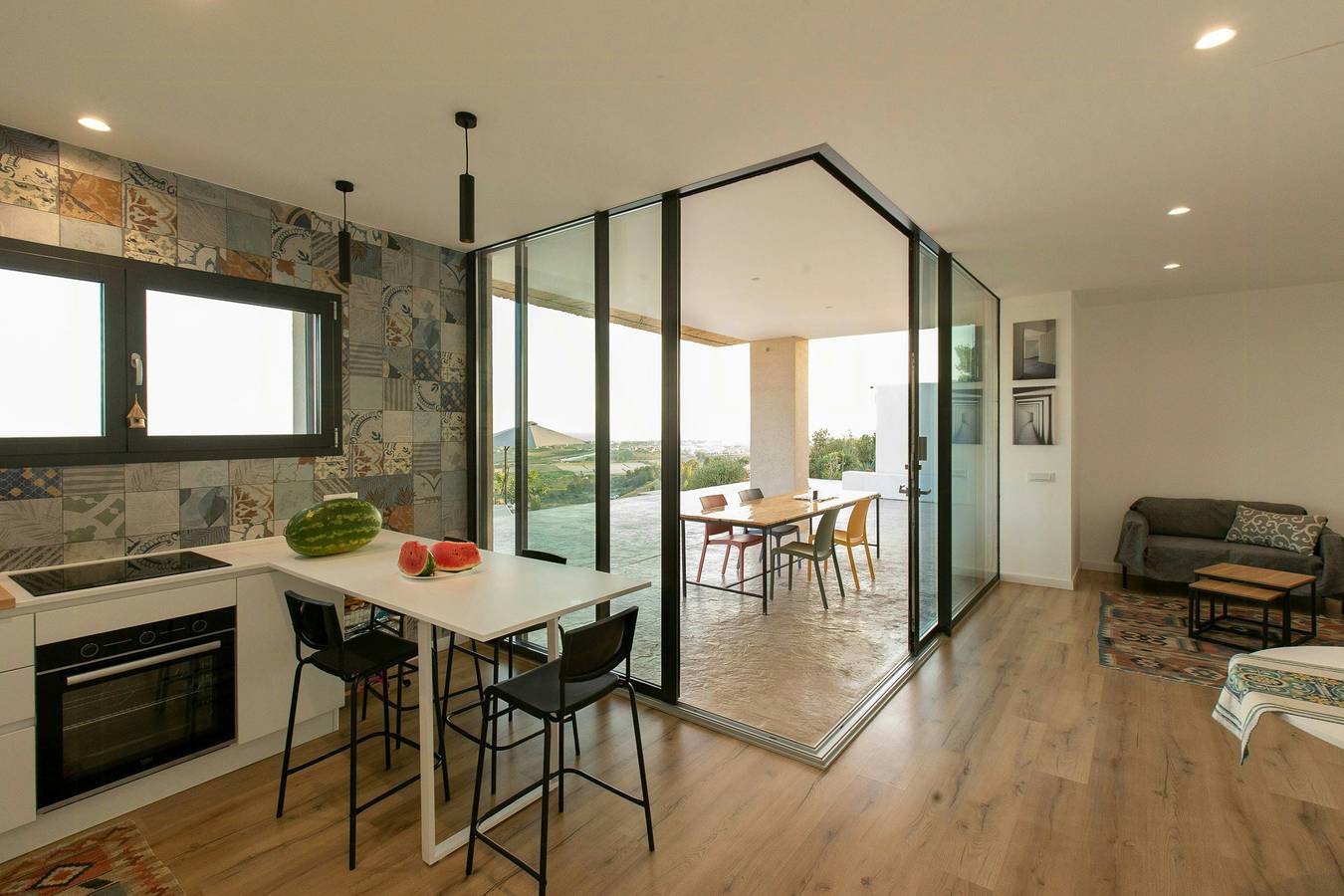 Minimalistische Villa mit Pool inmitten der Weinberge in Favara, Agrigento Provinz