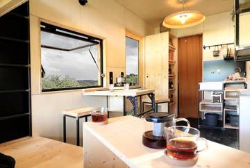 Cottage pour 3 personnes, avec terrasse et vue à Augerolles